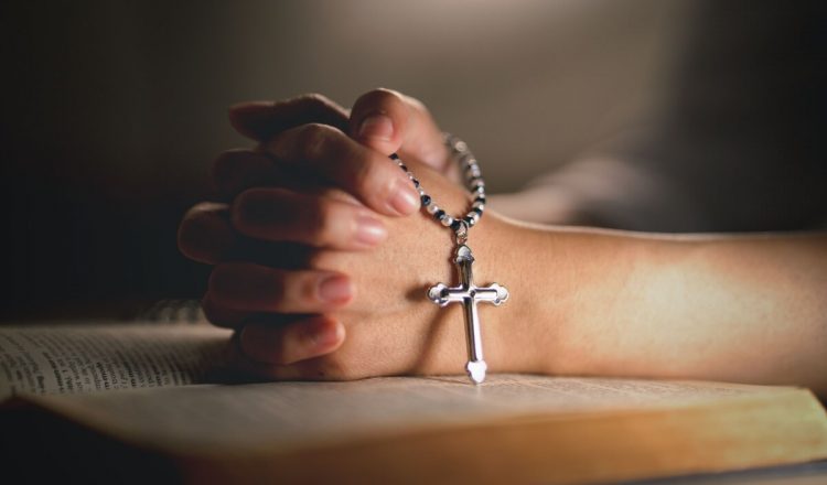 Cinco maneiras de afastar energias negativas e abrir novas possibilidades.
