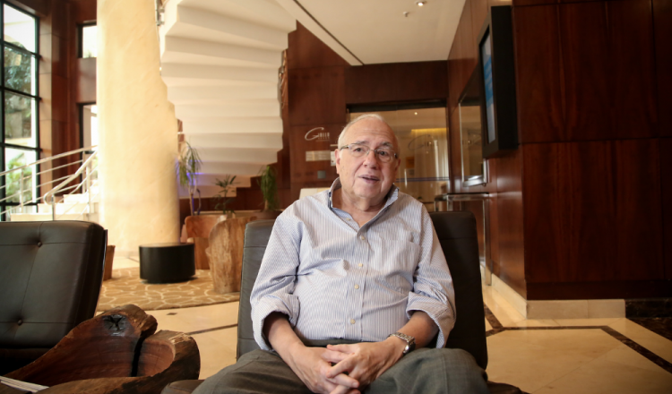 Luto pela perda de um icone da literatura nacional: Luis Fernando Verissimo, é homenageado por políticos e artistas.