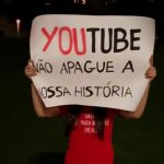 Manifestação organizada pelo canal Bel Para Meninas contra o YouTube não atrai muitos participantes em São Paulo