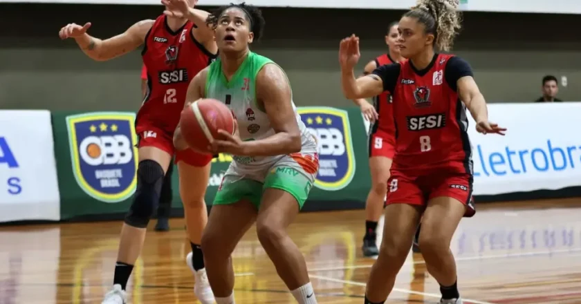 TV Brasil exibe duelo entre Sesi Araraquara e Santo André no basquete feminino
