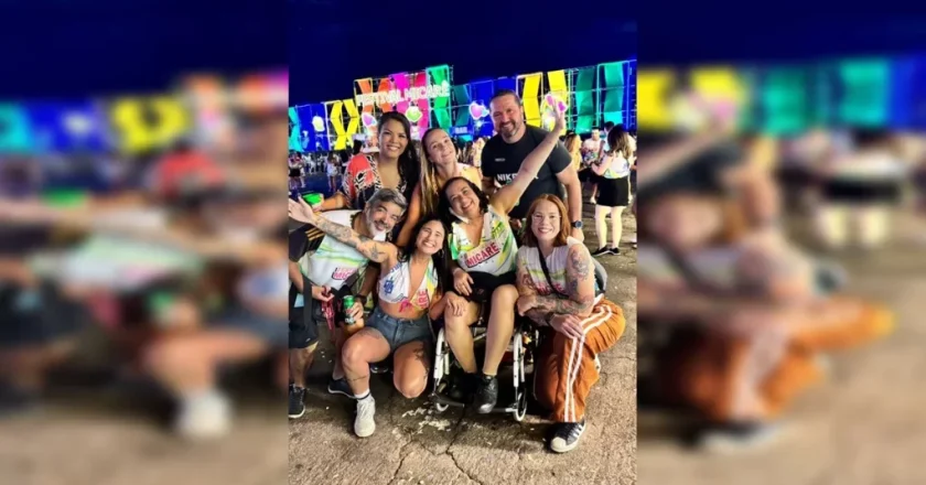 Paciente em tratamento de câncer realiza sonho e é levada de ambulância a festival no DF
