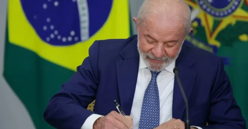 Lula estabelece diretrizes para a regulação das grandes empresas de tecnologia no Brasil