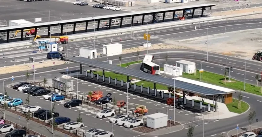 Tesla expande produção de baterias em Berlim com investimento de US$ 250 milhões e criação de 1.500 vagas de trabalho
