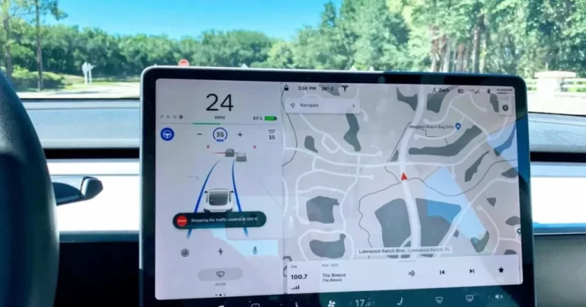 Tesla enfrenta problemas com robotáxi no Texas: longas esperas e paradas inadequadas
