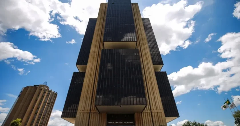 Senado discute proposta de emenda que garante autonomia financeira ao Banco Central