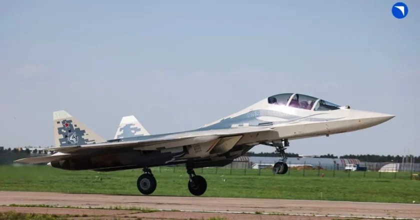 Rússia estreia voo do caça biplace Su-57