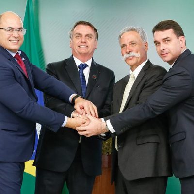 Flavio Bolsonaro desdenha da herança fiscal paterna e afirma que Lula é mais devastador que um conflito armado