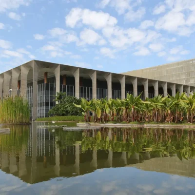 Descubra o Terraço Oculto do Palácio do Itamaraty em Brasília: Um Jardim Secreto à Sua Espera