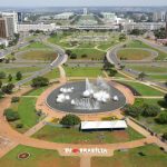 Descubra o funcionamento dos ônibus de turismo e dos pontos de informação em Brasília