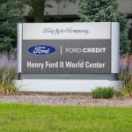 Ford abandona inteligência artificial e retoma profissionais experientes