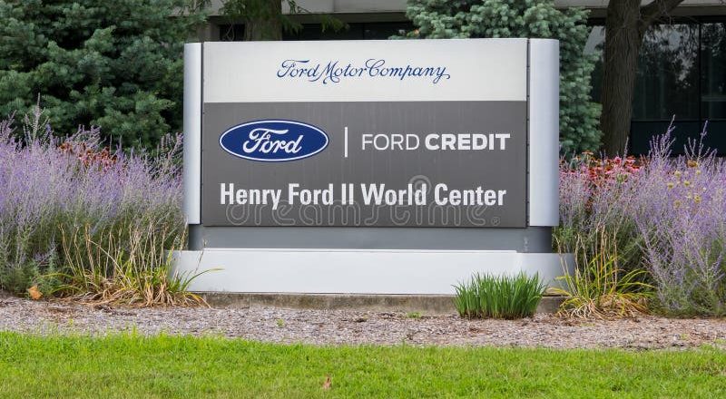 Ford abandona inteligência artificial e retoma profissionais experientes