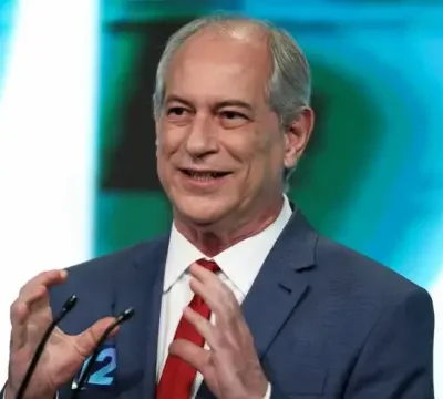 Ciro rejeita aliança com Lula enquanto Bolsonaro reconhece crise no PSDB nacional