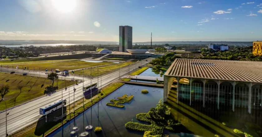 Brasil diminui laços com Argentina diante de novas ofensas de Milei