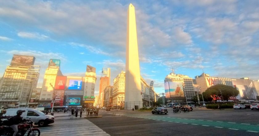 Inter entra na Argentina com conta em dólar em meio à austeridade de Milei
