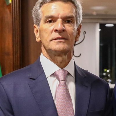 TSE determina que Flávio e Nikolas removam vídeo com crianças criticando Lula