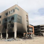 Ataque de drone israelense atinge escola para deslocados em Gaza
