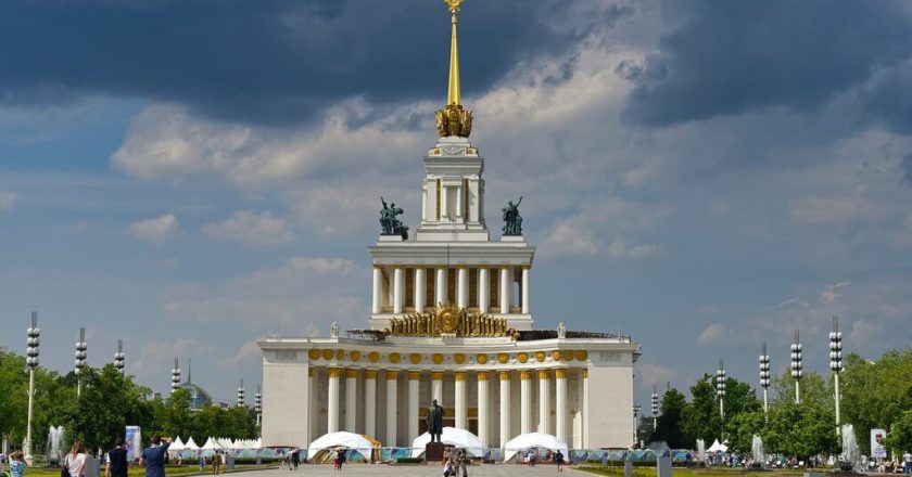 Rússia revela drone autônomo Kashchey, novo interceptador, durante evento de segurança em Moscou